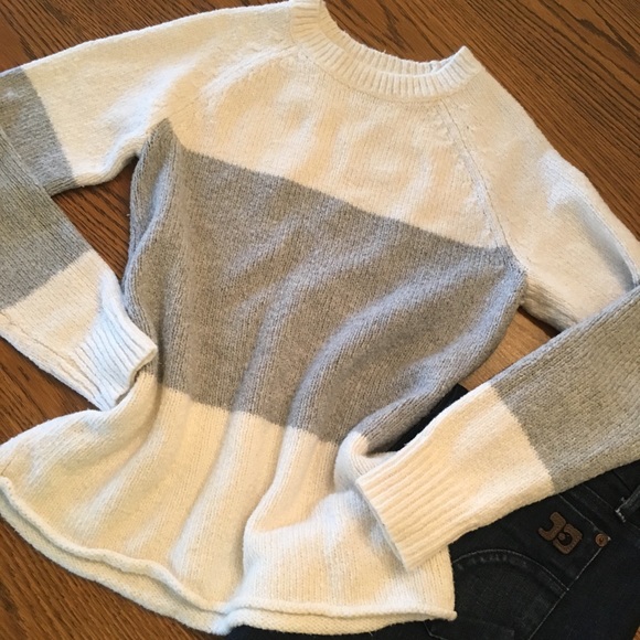 Bass Tops - Bass Soft Sweater size small GUC